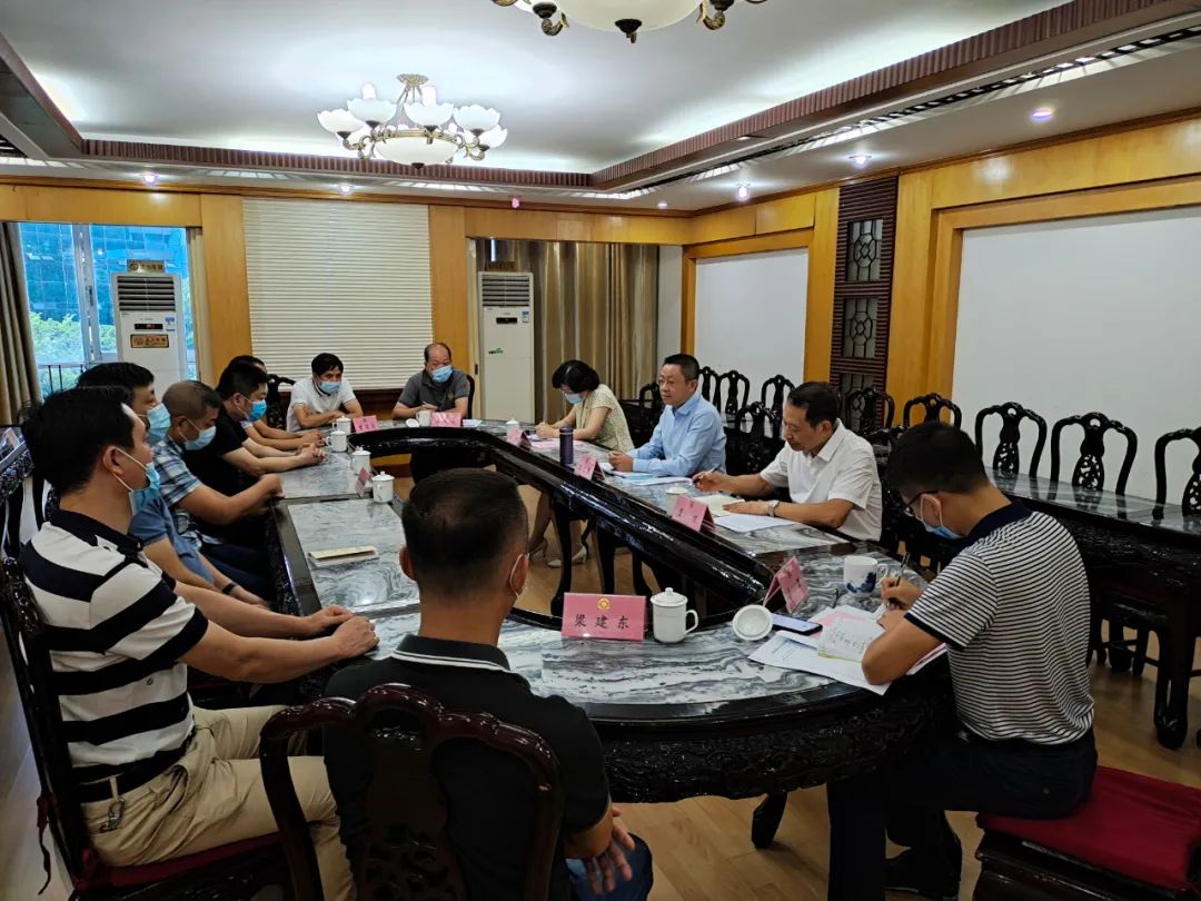 市政协机关召开工勤人员座谈会.jpg